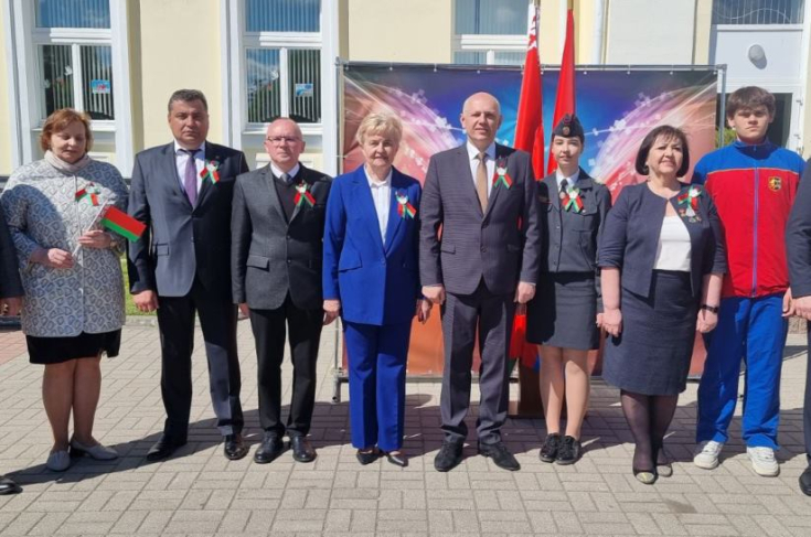 Член Совета Республики А.Жамойда принял участие в праздновании Дня Государственных флага, герба и гимна Республики Беларусь