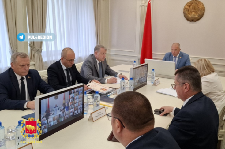 Член Совета Республики П.Ошурик принял участие в заседании Гродненского облисполкома