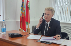 Член Совета Республики Н.Глинская провела прямую телефонную линию и личный прием граждан