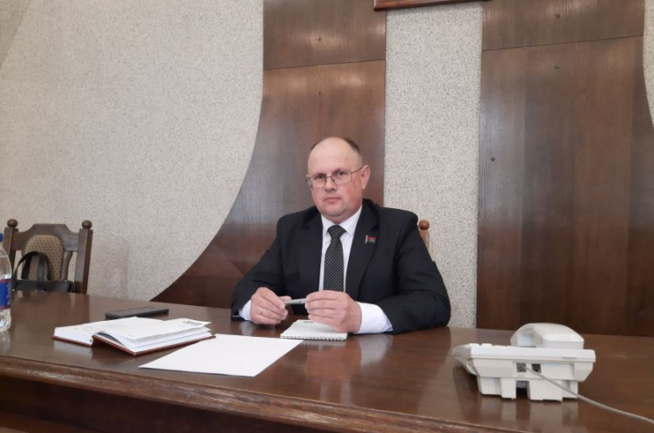 Член Совета Республики О.Слинько провел «прямую телефонную линию»