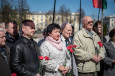 Алла Смоляк возложила цветы к памятнику В.И.Ленину в Гомеле