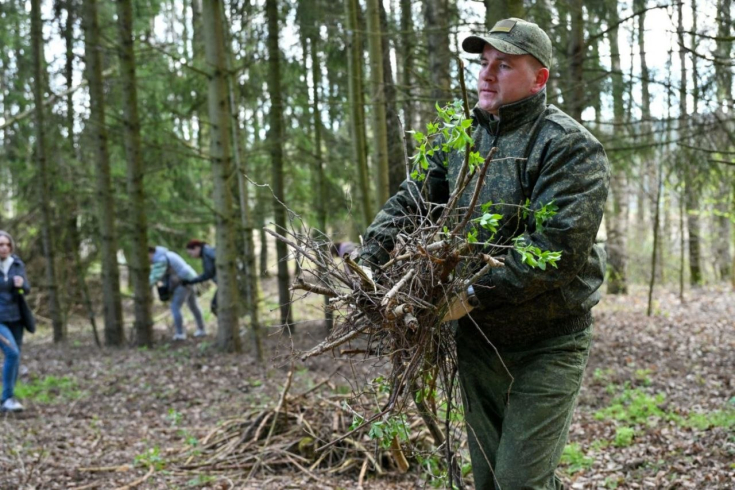 Член Совета Республики Дмитрий Захарчук принял участие в республиканском субботнике