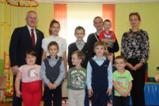 Член Совета Республики В.Котович посетил социально-педагогический центр