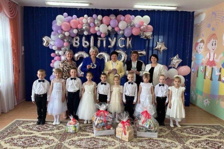 «Нет ничего важнее звонкого смеха, радости, счастья детей». А.Смоляк посетила Стреличевский детский сад Хойникского района