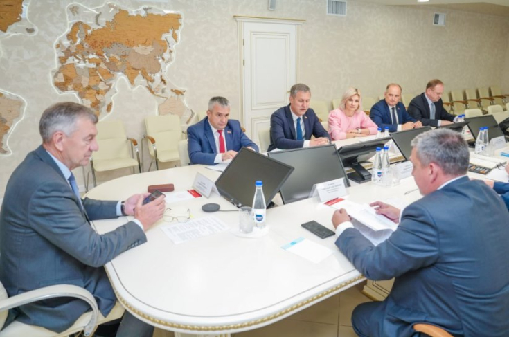 Член Совета Республики К.Пантюхова приняла участие в совещании по вопросам развития ОАО «Гомсельмаш»