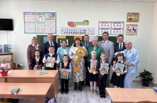 «Сегодня первый звонок дал старт новому учебному году для воспитанников Мстиславской школы-интернат». Член Совета Республики К.Сиротин посетил Мстиславскую специальную школу-интернат для детей с тяжелым нарушением речи