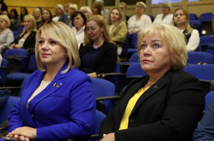 Л.Сапего: инициатива «Компании, дружественные родителям» нацелена на то, чтобы перед молодыми людьми не стоял выбор между карьерой и семьей