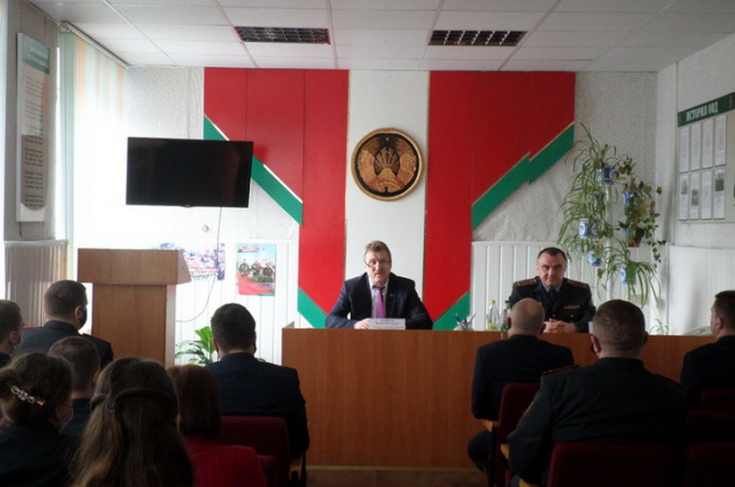 Член Совета Республики В.Полищук выступил перед личным составом Климовичского РОВД в рамках Единого дня информирования
