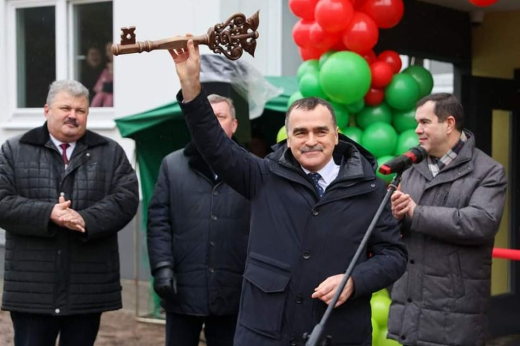 Член Совета Республики А.Карпицкий принял участие в торжественном открытии арендного дома