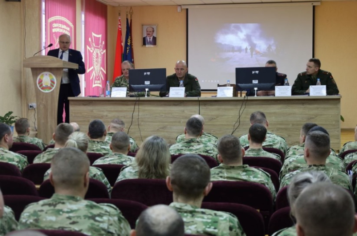 Член Совета Республики Ю.Деркач принял участие в совещании по подведению итогов деятельности войсковой части