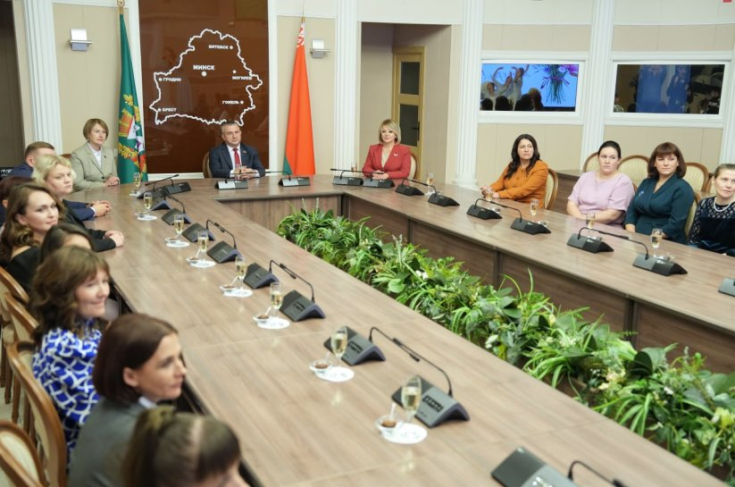 Член Совета Республики Е.Зенкевич
приняла участие в торжественном приеме женщин
