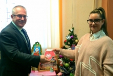 Член Совета Республики Владимир Котович принял
участие в благотворительной акции «Чудеса на Рождество»