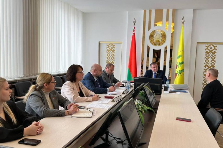 Член Президиума Совета Республики Л.Заяц в рамках единого дня приема граждан провел личный прием граждан в Дрогичинском райисполкоме