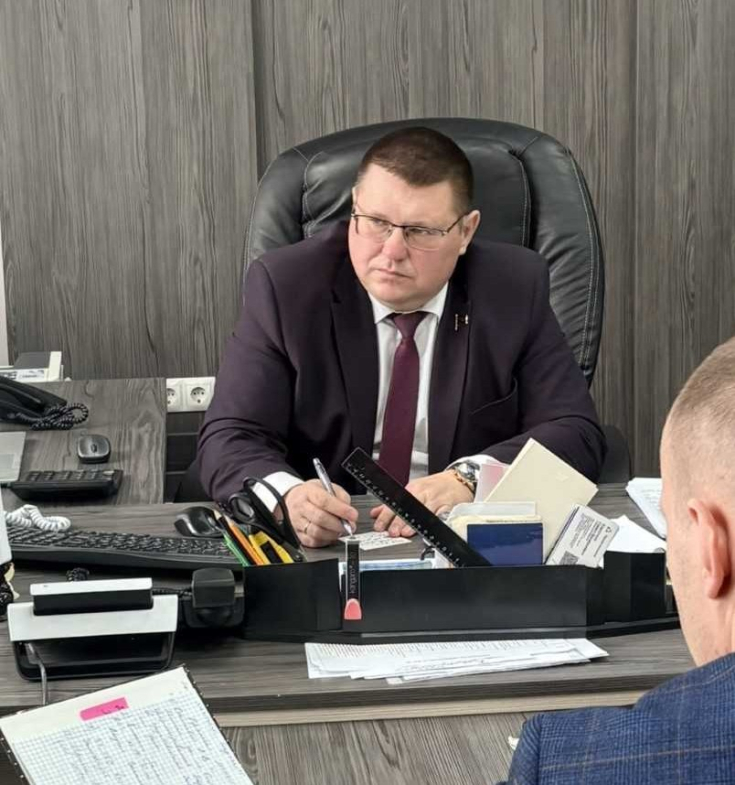 Член Совета Республики Павел Ошурик провел прием граждан и прямую телефонную линию