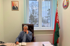 Член Совета Республики Г.Барсамян провел прямую телефонную линию