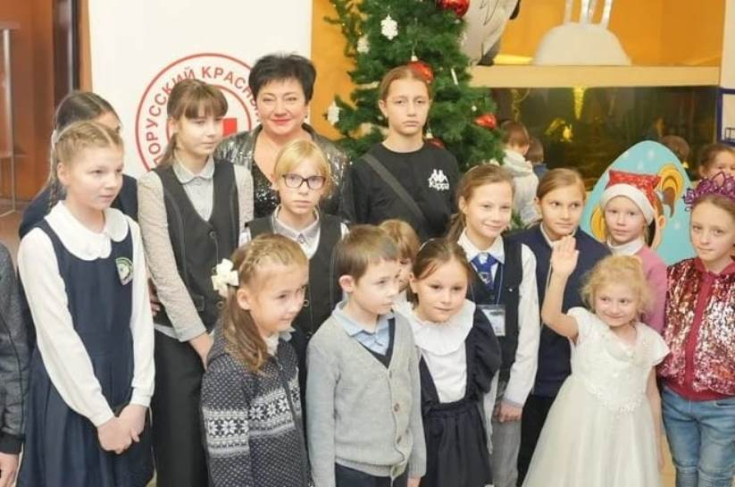 А.Смоляк приняла участие в благотворительном празднике «Елка желаний»