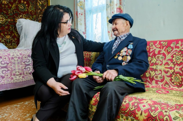 Татьяна Игнатюк поздравила с Днем Победы ветеранов Великой Отечественной войны, проживающих на территории Березовского района