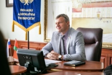 Член Совета Республики О.Романов встретился с руководством Уральского государственного экономического университета