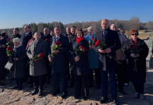 Члены Совета Республики и работники Секретариата приняли участие в акции "Приди и поклонись", посвященной 83-й годовщине со дня трагедии в Хатыни