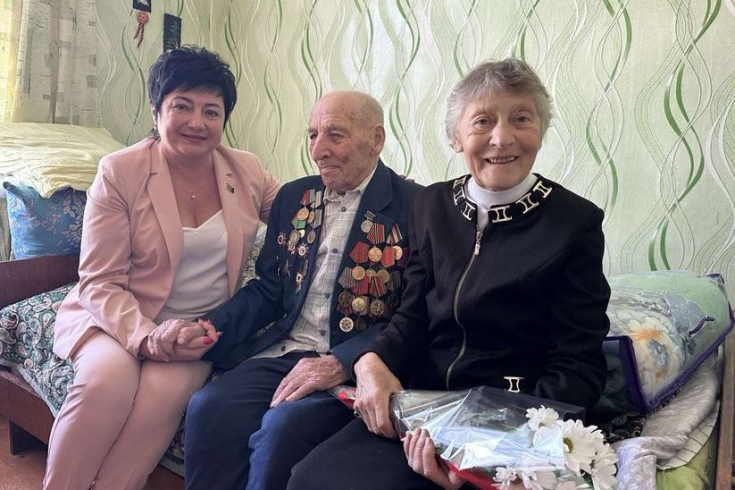 А.Смоляк поздравила ветеранов Великой Отечественной войны, проживающих в Брагинском и Хойникском районах