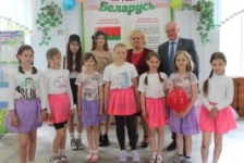 Член Совета Республики Ю.Деркач посетил детский оздоровительный лагерь «Радуга»