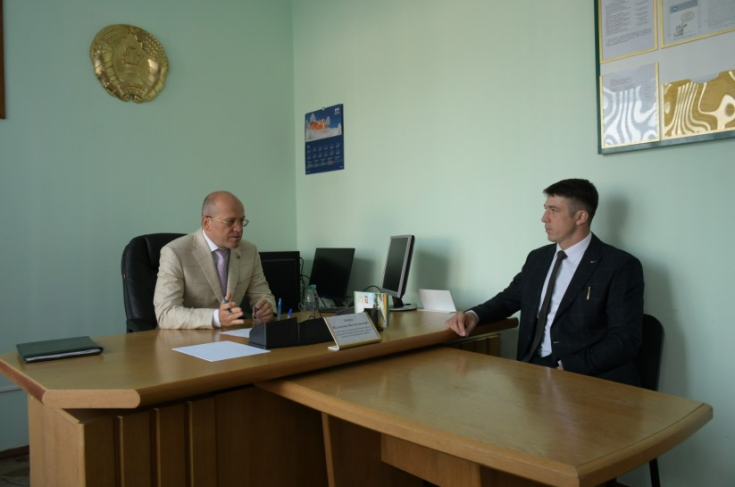 Член Совета Республики В.Байко провел личный прием граждан и «прямую телефонную линию»