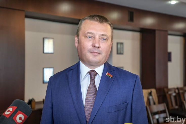 Заместитель Председателя Совета Республики Сергей Хоменко подчеркнул важность сохранения и приумножения профессионального потенциала белорусского народа