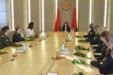 Председатель Совета Республики Наталья Кочанова встретилась с девушками-курсантами вузов МВД