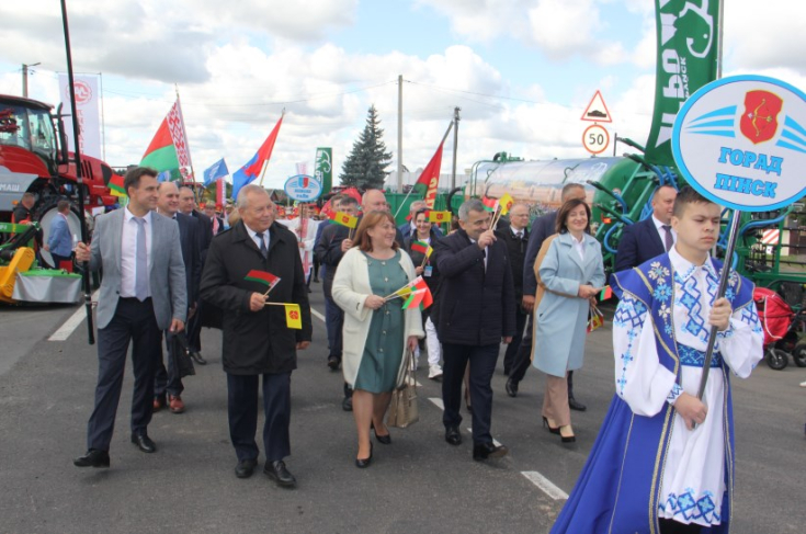 Член Совета Республики И.Сачковская приняла участие в областном празднике хлеборобов
