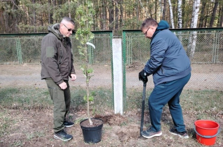 Член Совета Республики О.Иванов принял участие в месячнике по
наведению порядка на земле

