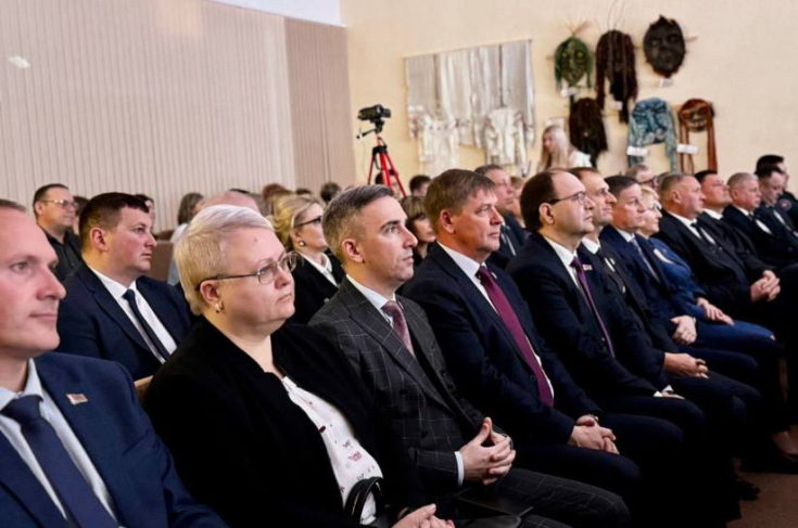 Глеб Лапицкий принял участие в церемонии чествования лауреатов почетного звания «Человек года Придвинья»