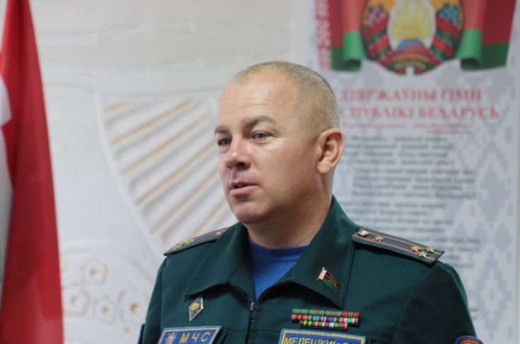 Член Совета Республики С.Мелешкин провел встречу с жителями агрогородка Лужки Шарковщинского района