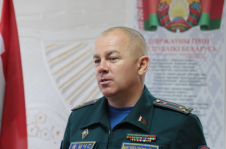 Член Совета Республики С.Мелешкин провел встречу с жителями агрогородка Лужки Шарковщинского района