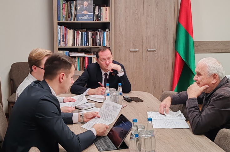 Член Совета Республики А.Коркотадзе провел прямую телефонную линию и личный прием граждан