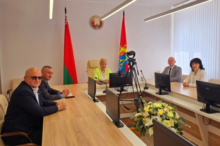 Член Совета Республики А.Жамойда принял участие в заседании Гродненского областного Совета депутатов