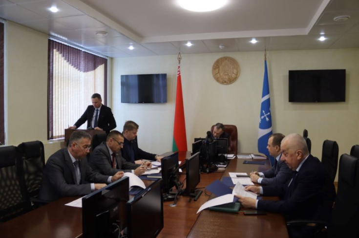 «Особое внимание следует уделить пожилым гражданам, обеспечив надлежащее функционирование объектов торговли». Член Совета Республики Э.Гаврилкович принял участие в заседании Лунинецкого районного исполнительного комитета