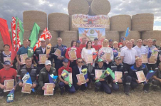 Член Совета Республики Ю.Васильцов: рекордный урожай — дело рук самоотверженного труда наших хлеборобов-патриотов
