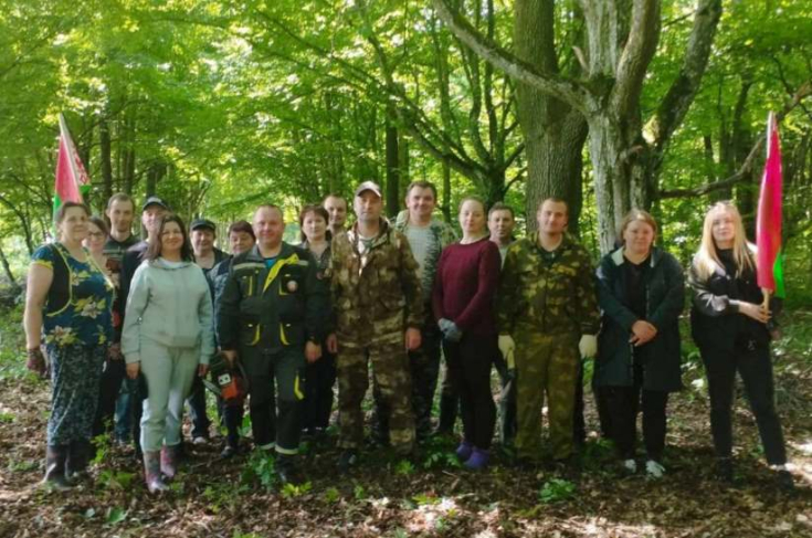 Член Совета Республики А.Пищ принял участие в экологической акции по наведению порядка в Кобринском районе