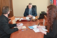 Член Совета Республики А.Неверов провел «прямую телефонную линию» и личный прием граждан