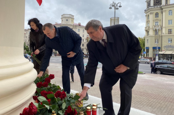 Сенаторы и работники Секретариата Совета Республики почтили память сотрудника КГБ, погибшего при выполнении служебного долга