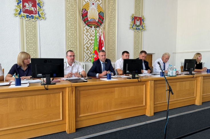 Член Совета Республики А.Сидоров принял участие в заседании 
Чашникского райисполкома
