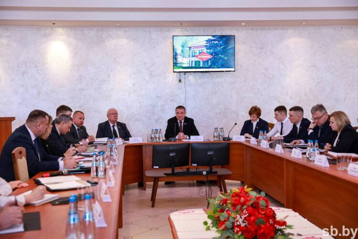 Стратегия «сельского притяжения»: в Фаниполе обсудили меры по стимулированию переезда в деревню