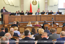 Член Совета Республики Ю.Деркач принял участие в открытом заседании Витебского облисполкома