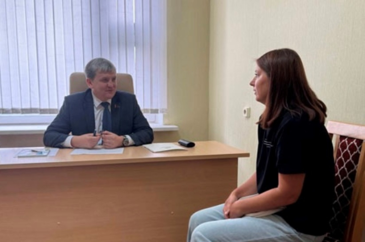 Член Совета Республики И.Луцкий провел личный прием граждан в Ельском райисполкоме и встретился с коллективом районной газеты