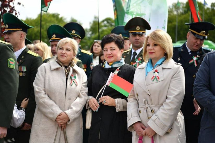 Члены Совета Республики Л.Сапего, А.Смоляк, Е.Зенкевич приняли участие в торжествах, организованных в Гомеле по случаю празднования Дня государственных символов