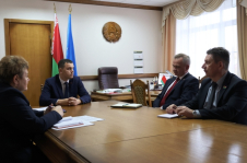 Член Совета Республики А.Шишкин провел встречу с председателем Кормянского райисполкома