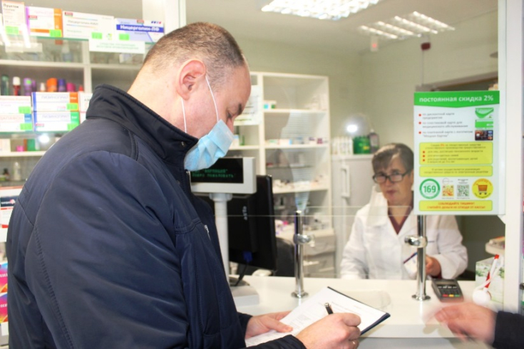 Член Совета Республики А.Кушнаренко провел мониторинг цен на медицинские препараты