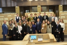 Член Президиума Совета Республики С.Сивец встретился с членами детского и молодежного парламентов Пинска