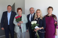 Член Совета Республики Ю.Деркач поздравил новых членов профсоюза ООО «Белкаролин»