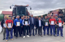 Ю.Васильцов: белорусским хлеборобам
низкий поклон, почет и слава за щедрый
урожай и честный труд на земле
